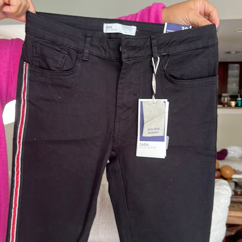 Mid rise skinny black jean from Zara size 38